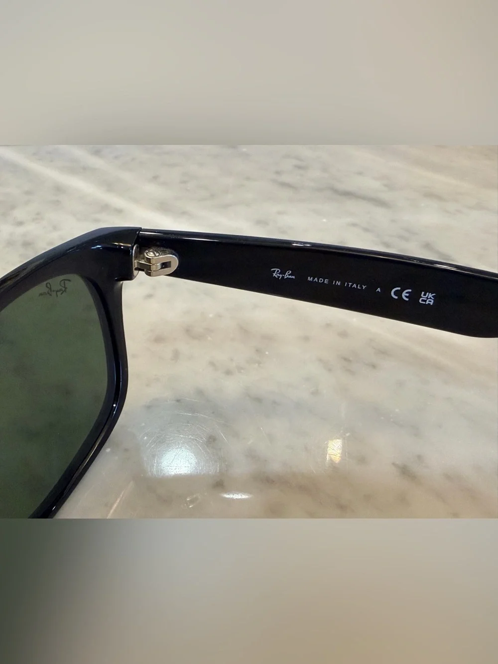 Ray-Ban Wayfarer Classic Sunglasses